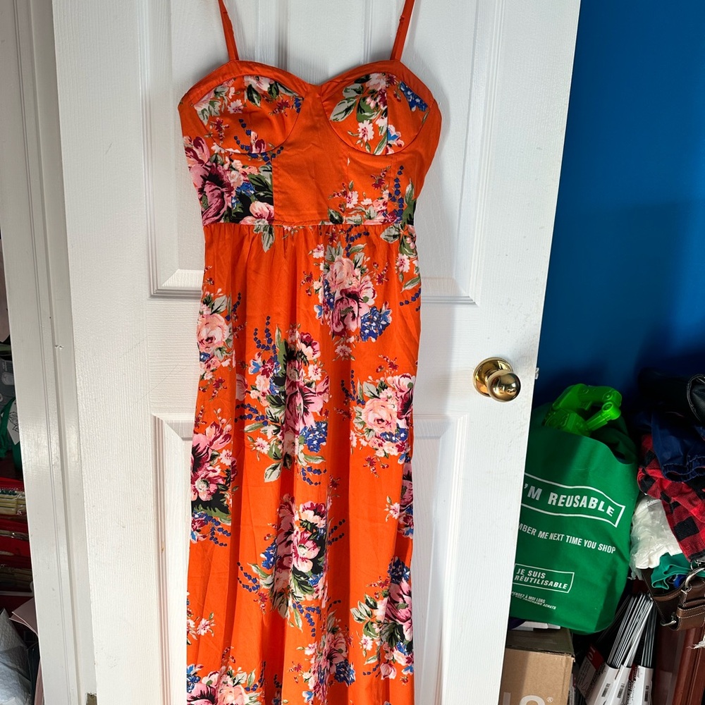 🎀 Orange Maxi Sundress with Spaghetti Straps for Resort Wear